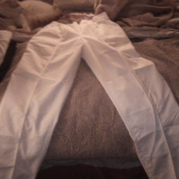 White, Tahari Khaki Jeans, size 6, thin fabric, - Picture 3 of 3